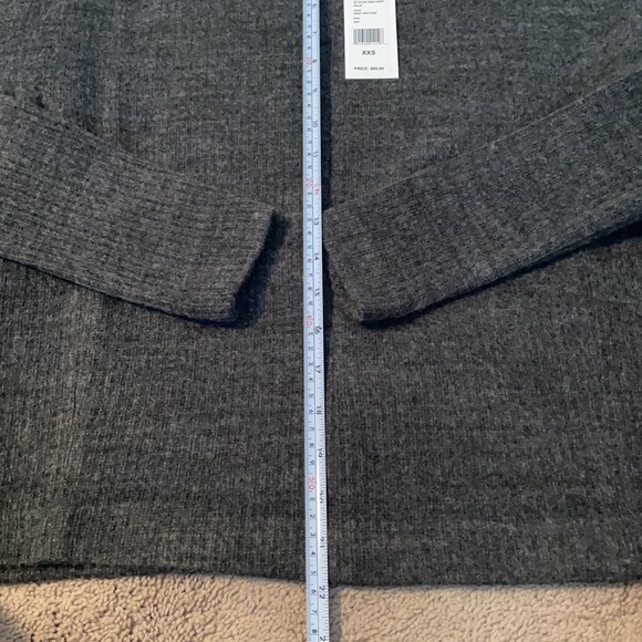 Women’s Vineyard Vines zip shoulder sweater - Picture 7 of 9